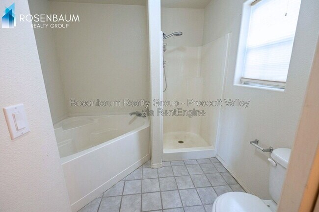 Building Photo - 5184 N Desert Ln