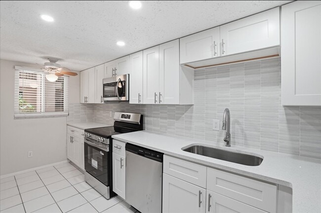 Building Photo - 3700 S Osprey Ave