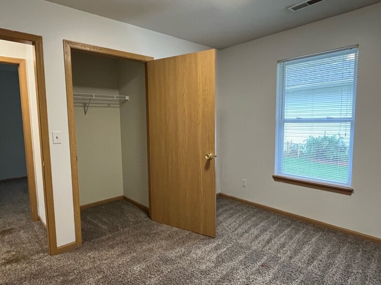 Building Photo - 5315 Garden Plain Ave