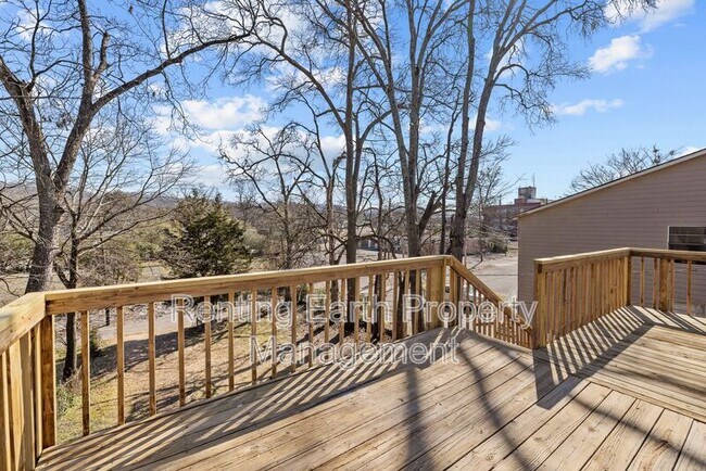 Building Photo - 8025 1st Ave S