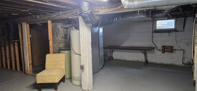 Building Photo - 63 Crocker Ave