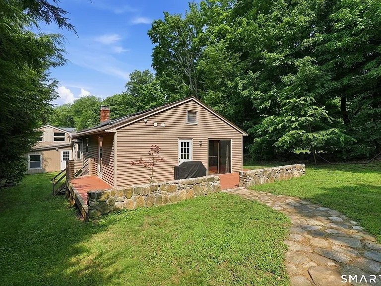Building Photo - 10 Satterlee Rd