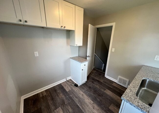 Building Photo - Modern 2-Bed, 1-Bath Duplex with Garage & ...