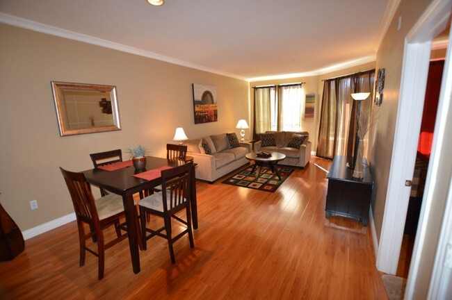 Building Photo - Meridian Furnished 1 Bed | 1 Bath Meridian...