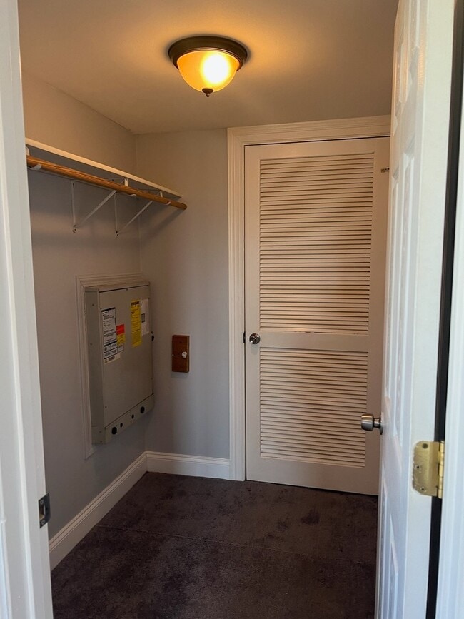 Building Photo - 11551 S Western Ave