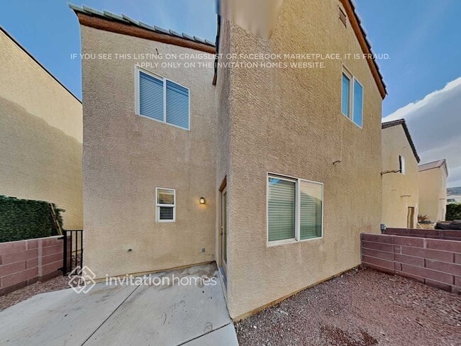 Building Photo - 9274 Hollander Ave