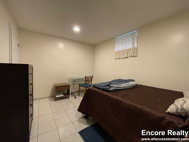 Building Photo - 56 Hobson St