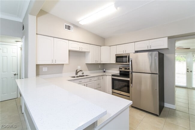 Building Photo - 315 Ginger Rd