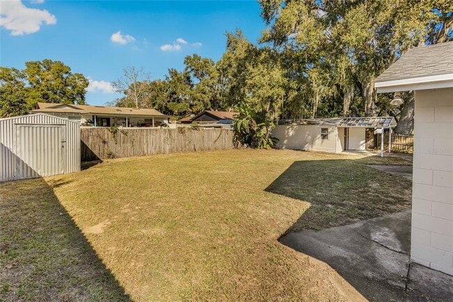 Building Photo - 2707 Lakewood Ln