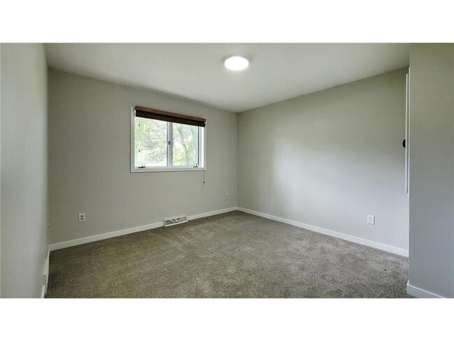 Building Photo - 512 Nelson Ct