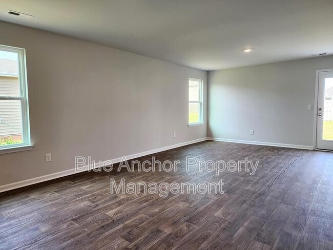 Building Photo - 1015 Course Ln