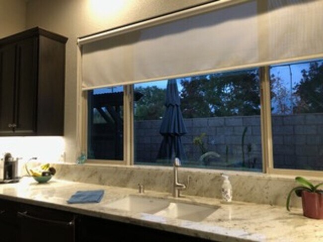 Building Photo - Stunning 3 Bedroom 2 Bath in Fair Oaks, CA