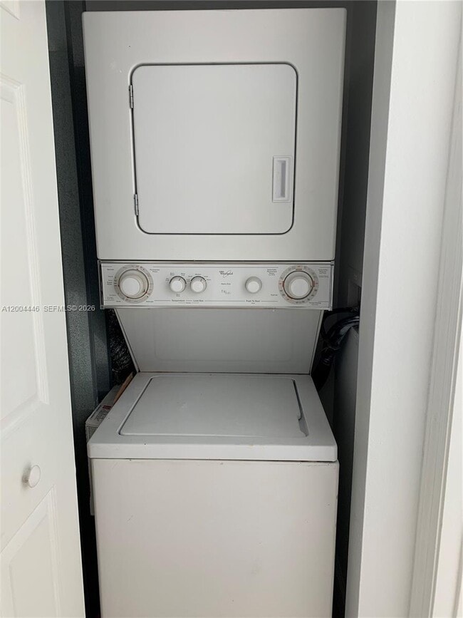 Building Photo - 2200 E Preserve Way