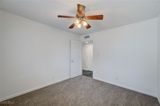 Building Photo - 4830 El Escorial Dr