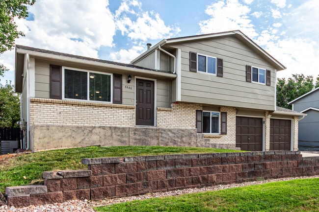 Building Photo - 6580 W 74th Pl