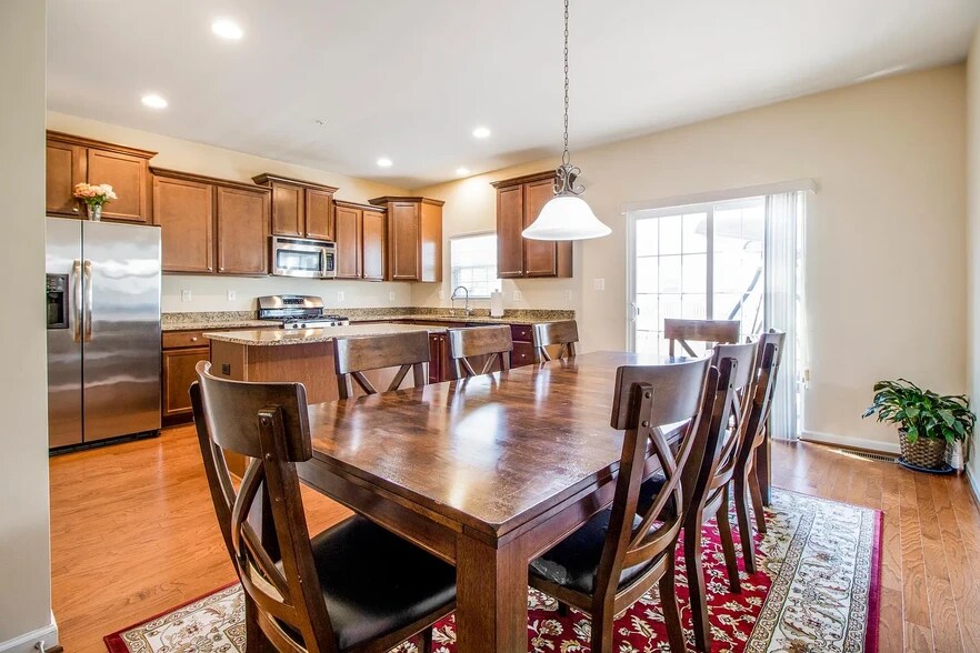 Building Photo - 7932 Pettigrew St