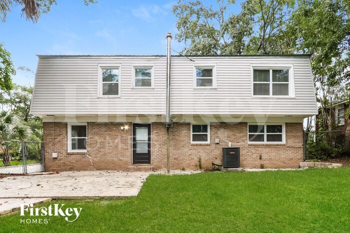 Building Photo - 1231 Springhill Rd