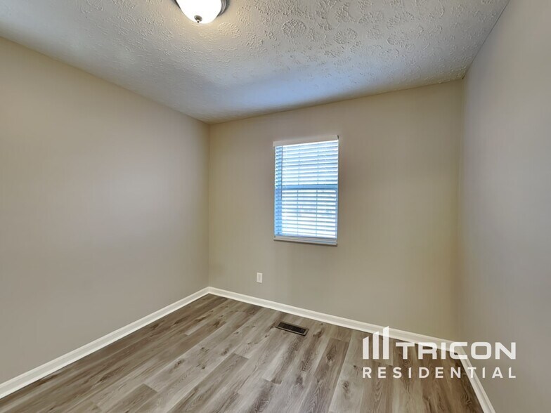 Building Photo - 102 Yocum Dr
