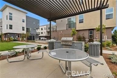 Building Photo - 177 Steely