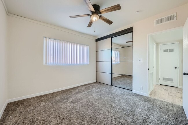 Building Photo - Stunning 2 Bedroom Newly Remodeled Modern Unit in Downtown Las Vegas