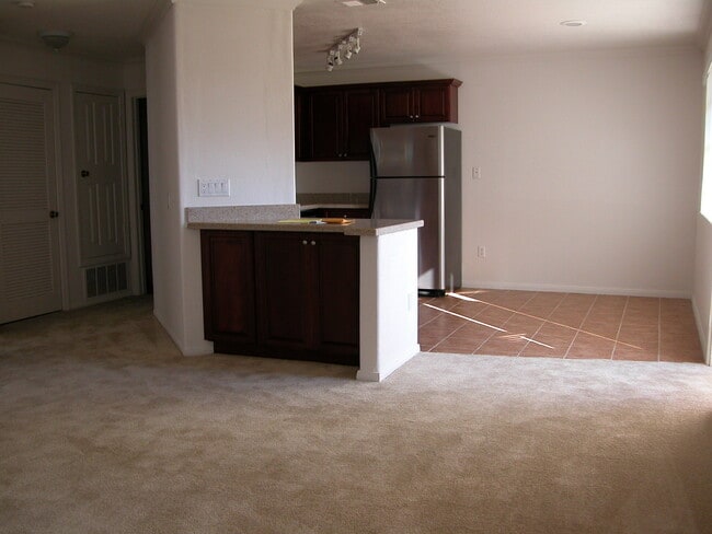 Building Photo - Recently Reduced-Vista Way Village One Bedroom Condo for Rent in Oceanside
