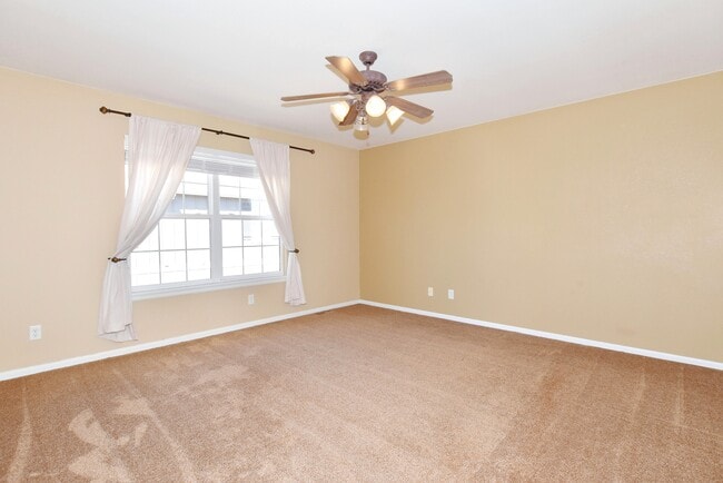 Building Photo - 2203 Copper Creek Dr