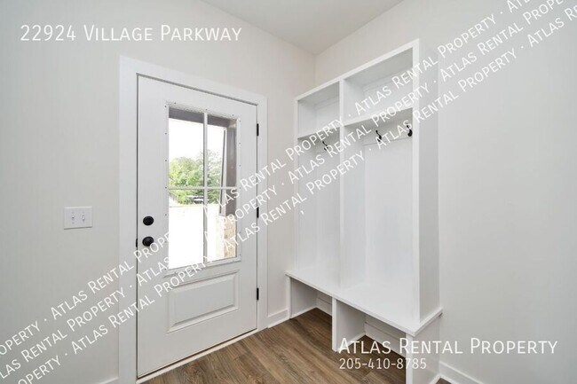 Building Photo - 22924 Village Pkwy
