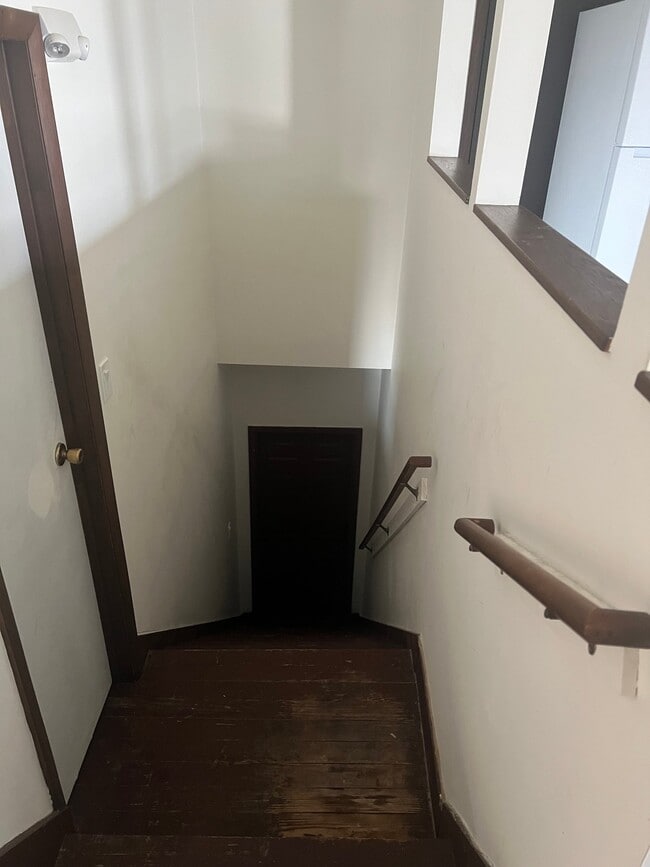 Building Photo - 8 Fox Terrace