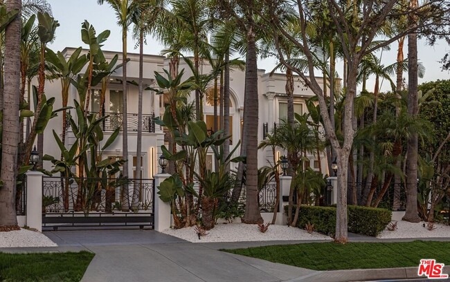 Building Photo - 504 Elm Dr