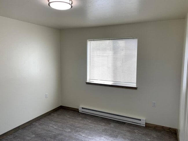 Building Photo - 830 Gibbon St