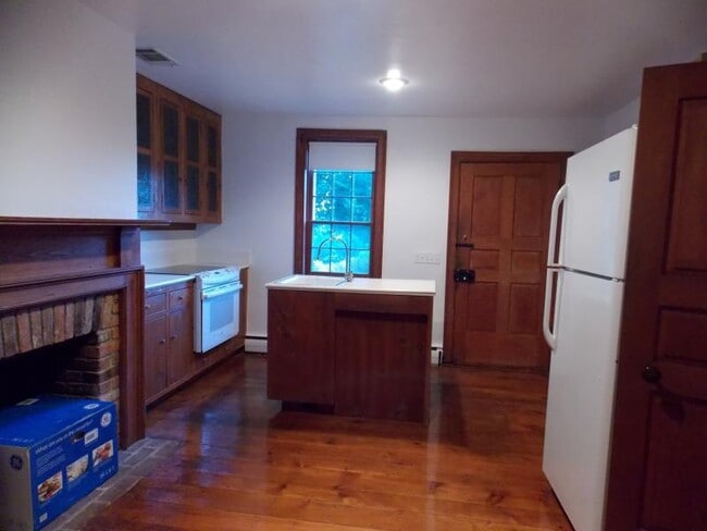 Building Photo - 2839 Uniontown Rd