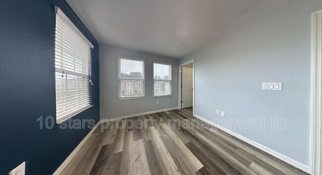 Building Photo - 7031 White Treetop Pl