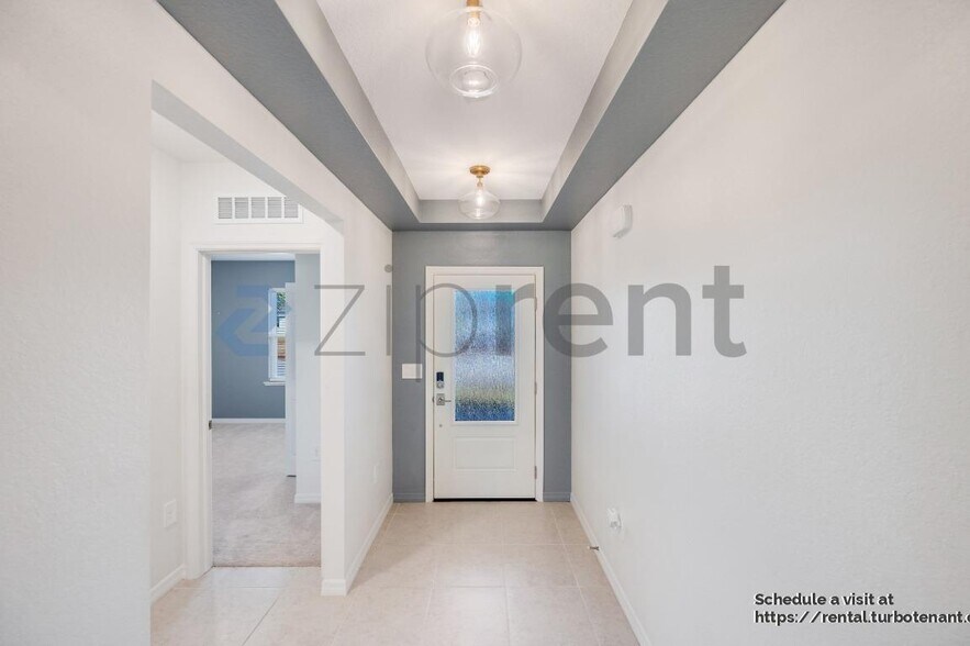 Building Photo - 8750 Cascade Price Cir