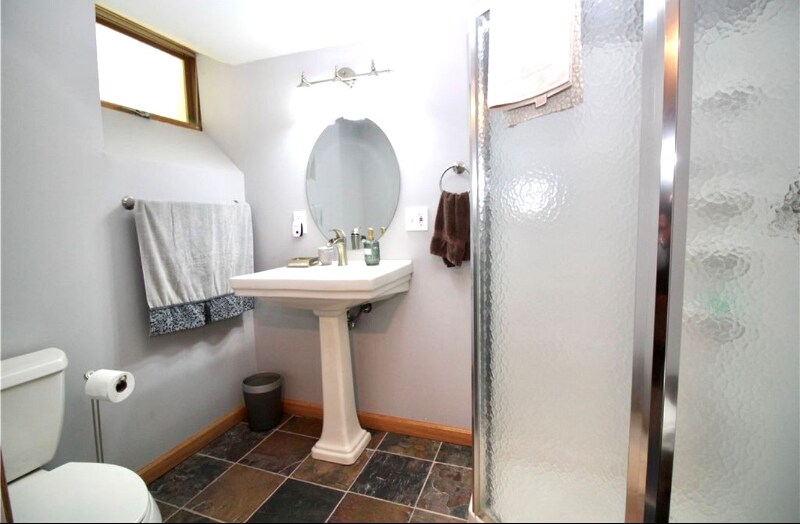 Building Photo - 134 Parkhurst St