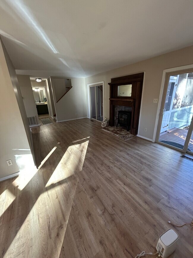 Building Photo - 29 Hunters Way