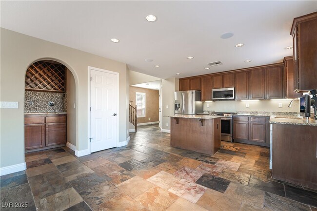 Building Photo - 9906 Stiges St