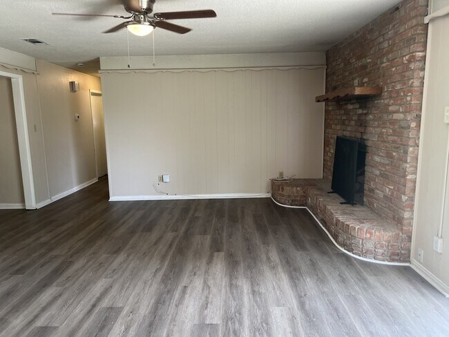 Building Photo - 361 Heirloom Dr