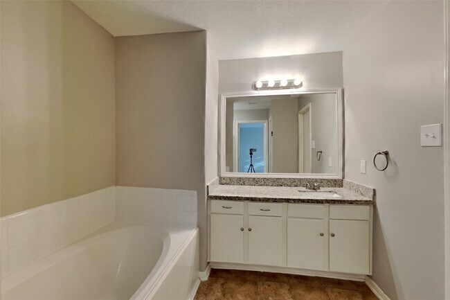 Building Photo - 5006 Natchez Ridge Ct