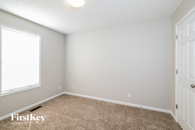 Building Photo - 812 Emerson Dr