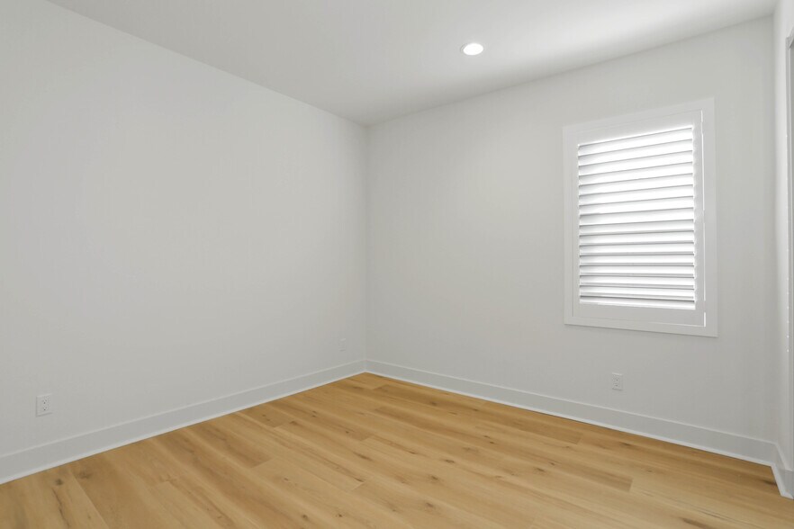 Building Photo - 3133 Smith Pl