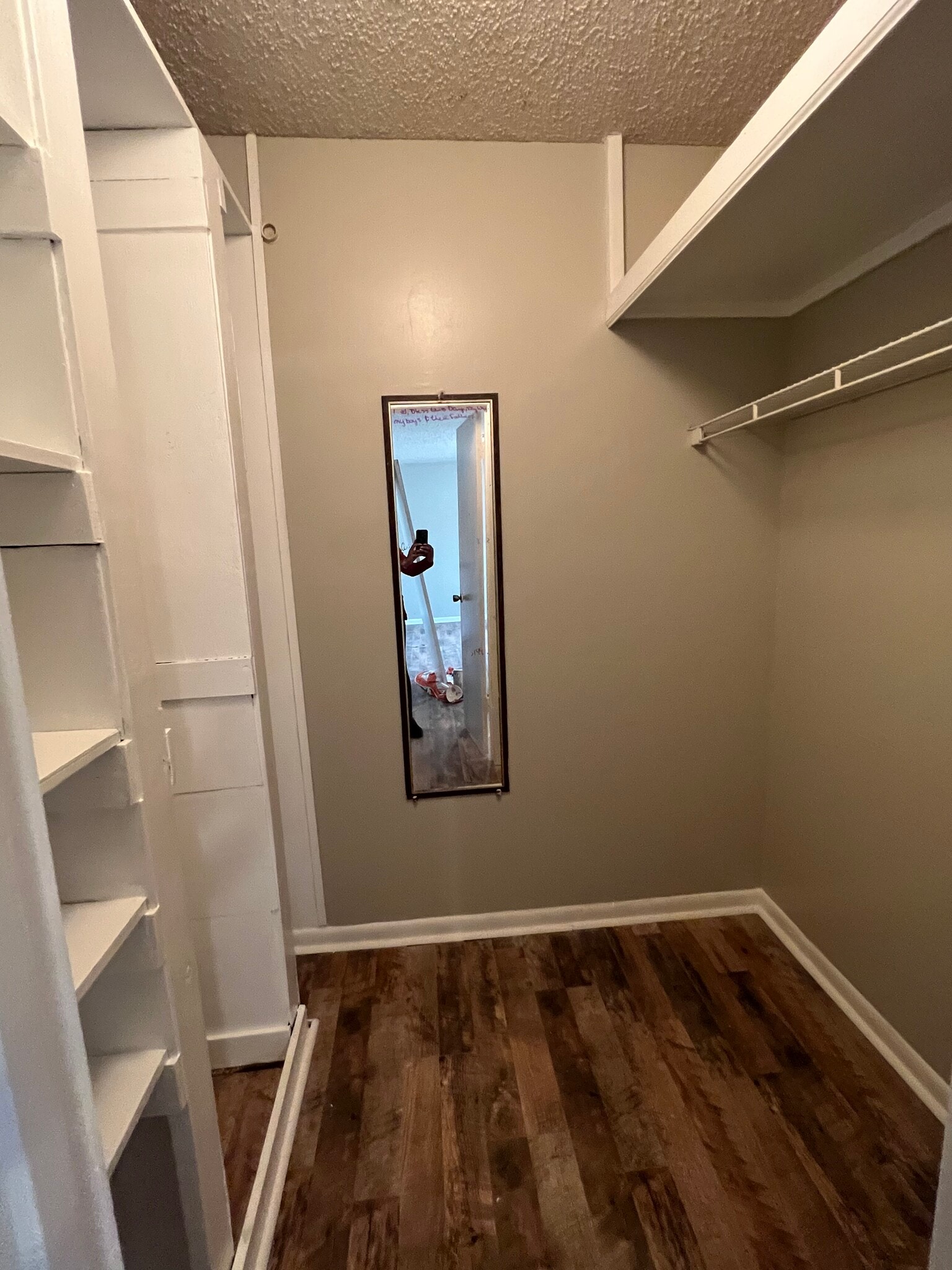 Building Photo - 537 Hickory Hill Dr
