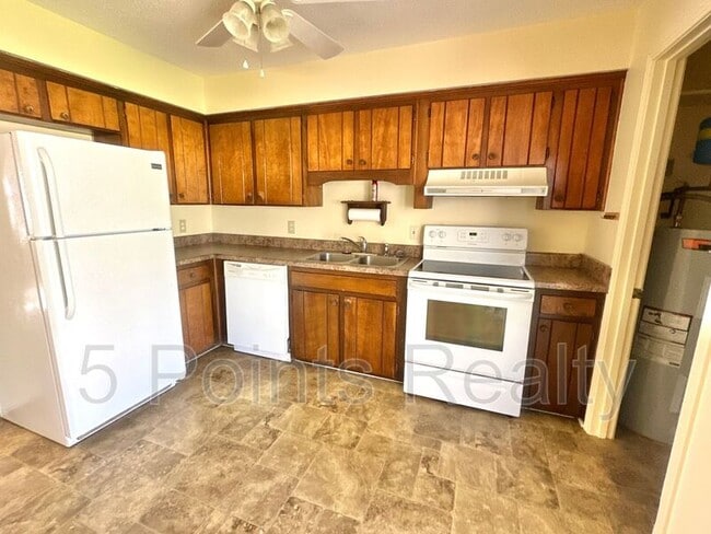 Building Photo - 102 Susan Ct