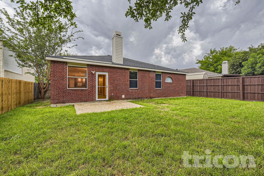 Building Photo - 1136 Roundhouse Dr