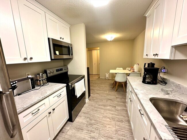 Building Photo - 52 Silver Hill Ln