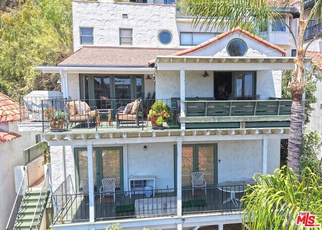Building Photo - 6855 Los Altos Pl