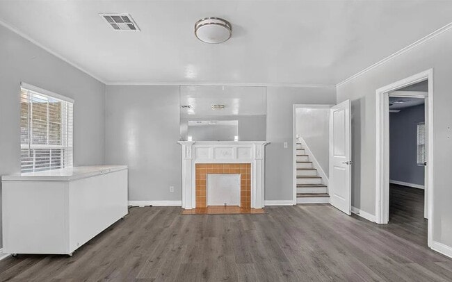 Building Photo - 2312 Cashion Pl