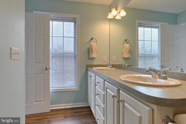 Building Photo - 2075 Deer Run Dr