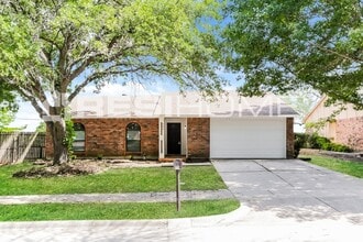 Building Photo - 906 Fort Worth St