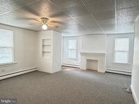 Building Photo - 1087 Buttonwood Ave