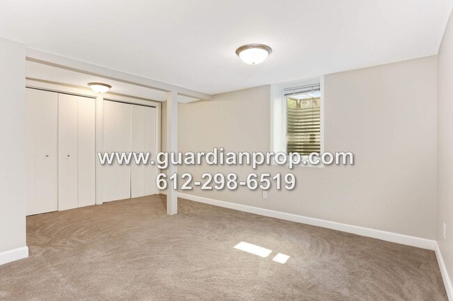 Building Photo - House Available August 1, HW Floors & Buil...